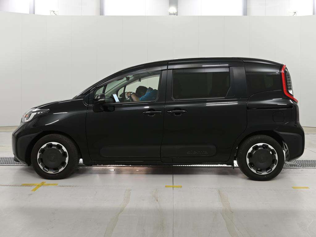 2022 Toyota Sienta ハイブリッドZ auction photo 4