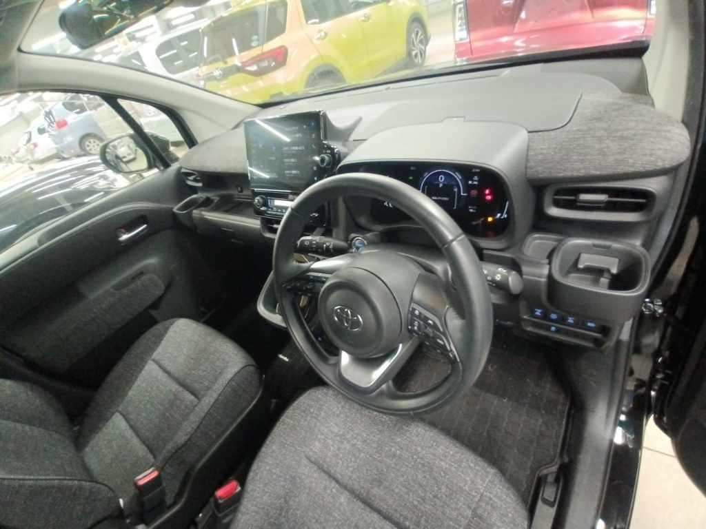 2022 Toyota Sienta ハイブリッドZ auction photo 9