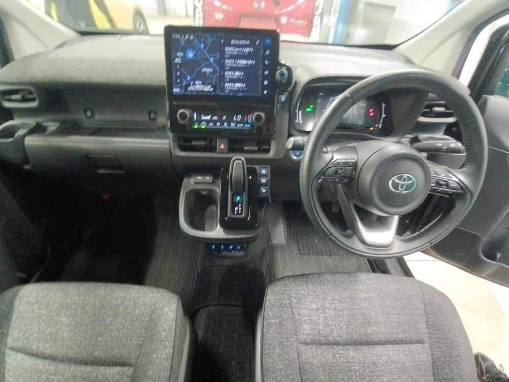 2022 Toyota Sienta ハイブリッドZ auction photo 11