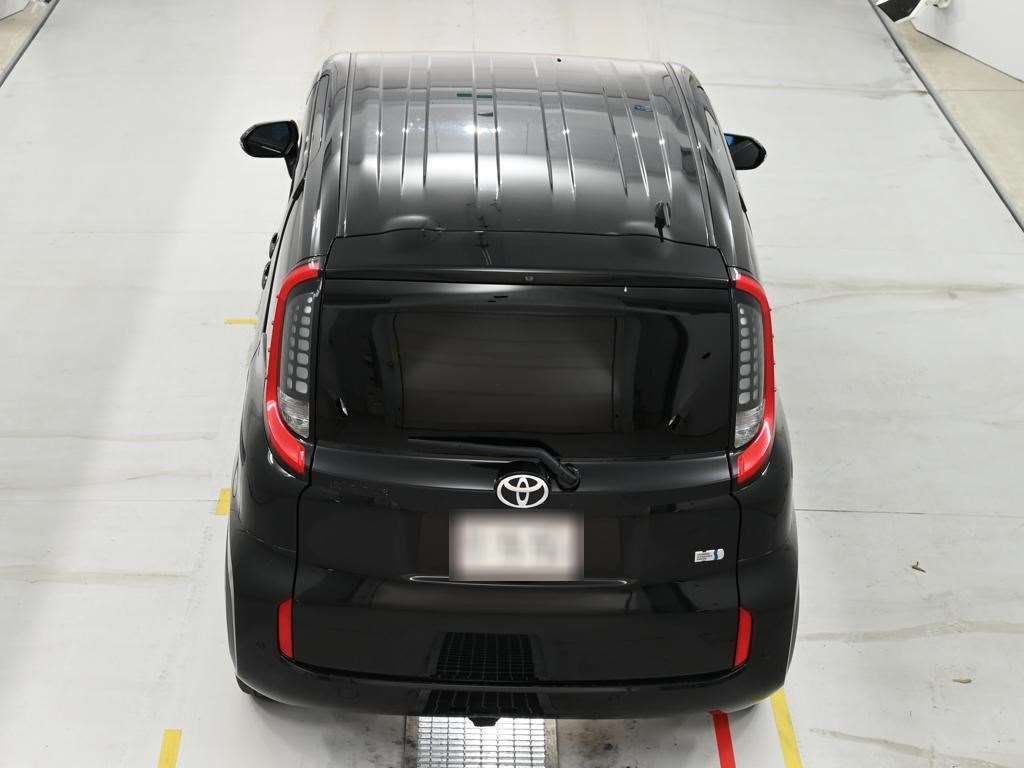 2022 Toyota Sienta ハイブリッドZ auction photo 8