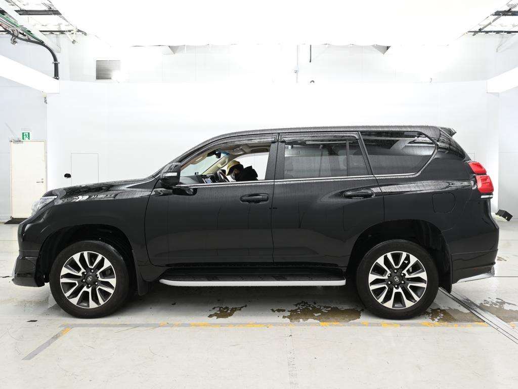 2023 Toyota Land Cruiser Prado TZ-G 4WD auction photo 4
