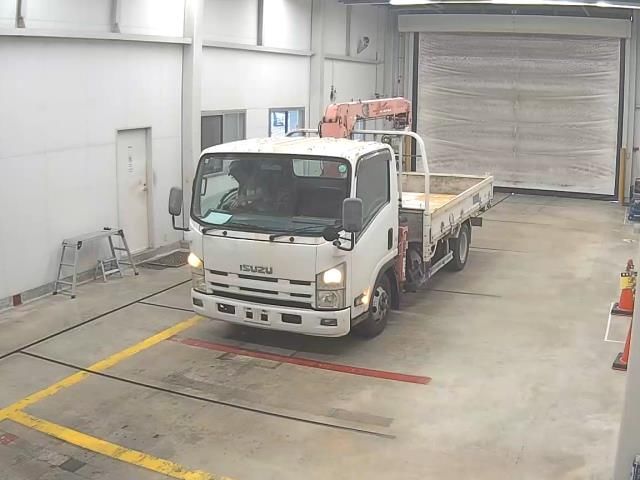 2010 Isuzu Elf クレーン付 Japan auction vehicle