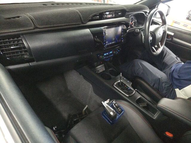 2023 Toyota Hilux Z GRスポーツ 4WD auction photo 6