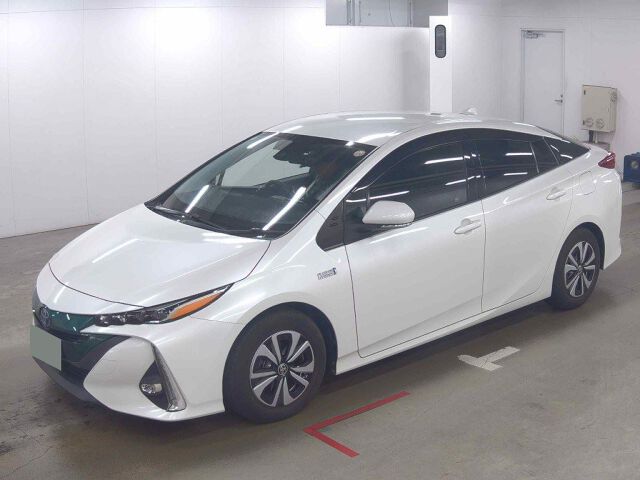 2018 Toyota Prius PHEV Sナビパッケージ auction photo 4