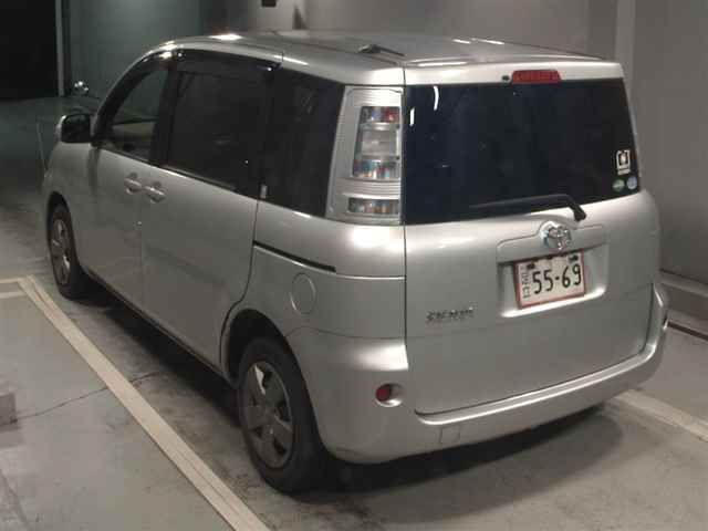 2014 Toyota Sienta DICE G auction photo 2