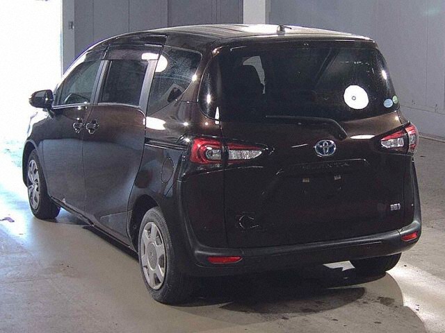 2021 Toyota Sienta HV Fanbase G Cuero auction photo 2
