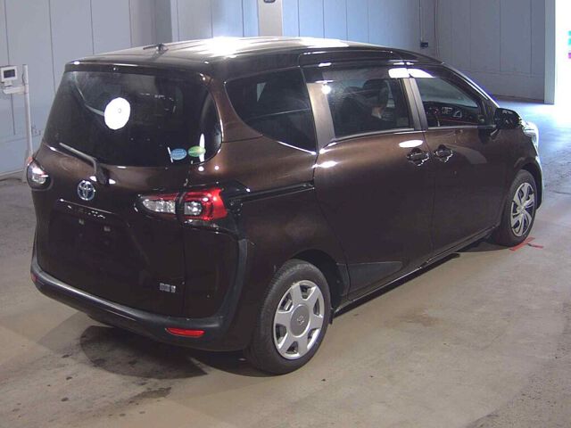 2021 Toyota Sienta HV Fanbase G Cuero auction photo 5
