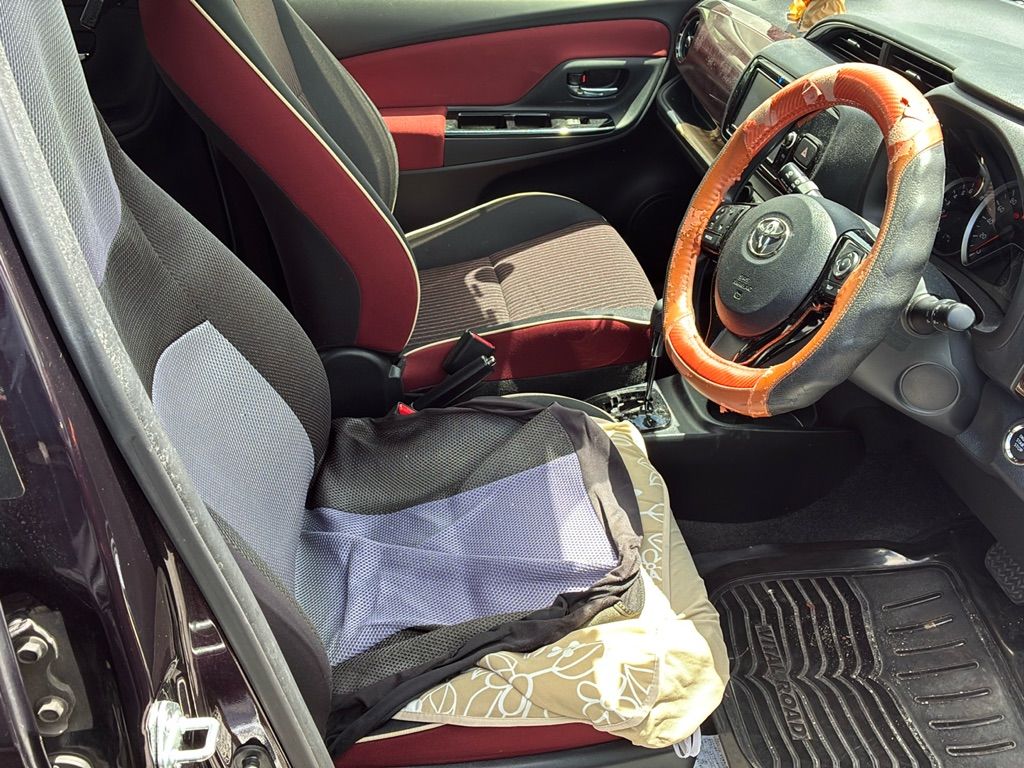 2017 Toyota ヴィッツ 5HB ジュエラ auction photo 6