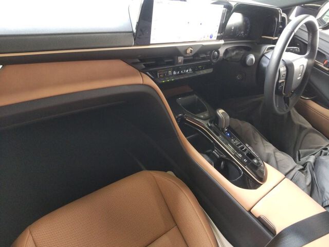 2024 Toyota Crown Sport スポーツZ(HEV) 4WD auction photo 3