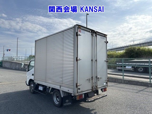 2006 Toyota Dyna Aluminum van auction photo 2