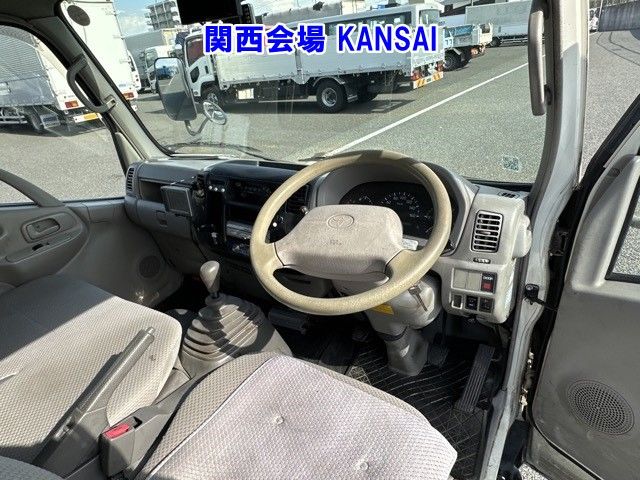 2006 Toyota Dyna Aluminum van auction photo 4