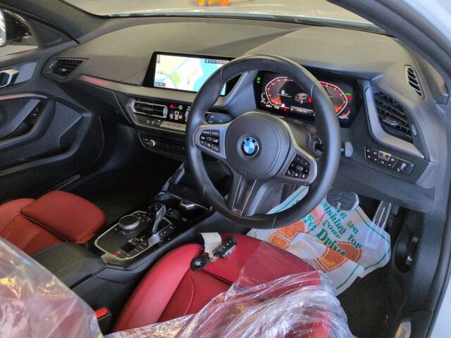 2022 BMW 1 Series 118I Mスポーツ auction photo 3