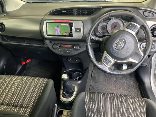2016 Toyota Vitz RS auction photo 4