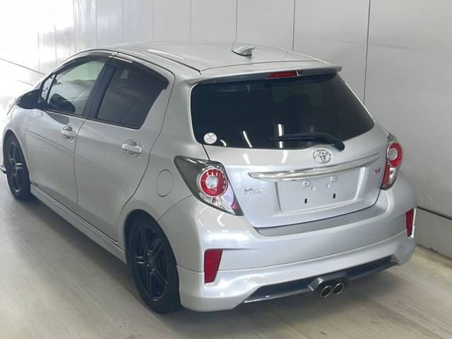 2016 Toyota Vitz RS auction photo 3