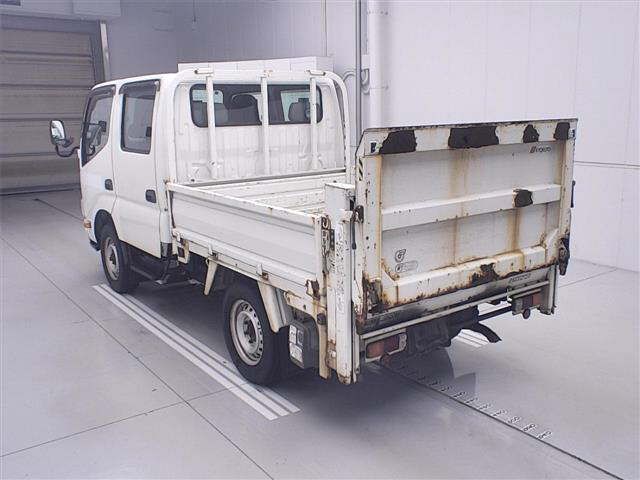 2010 Toyota Dyna 4WD Wキャブ PG auction photo 2