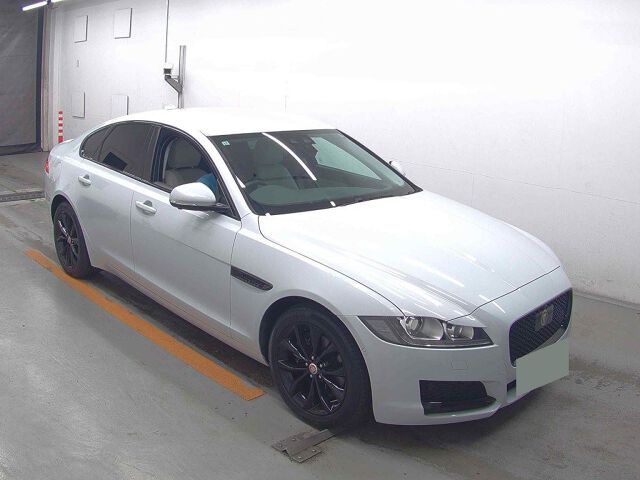 Japan Auction Vehicles 8 2017 Jaguar XF Prestige auction photo