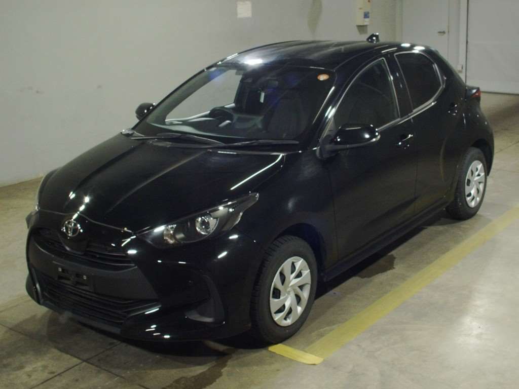 2022 Toyota Yaris G 4WD Japan auction vehicle