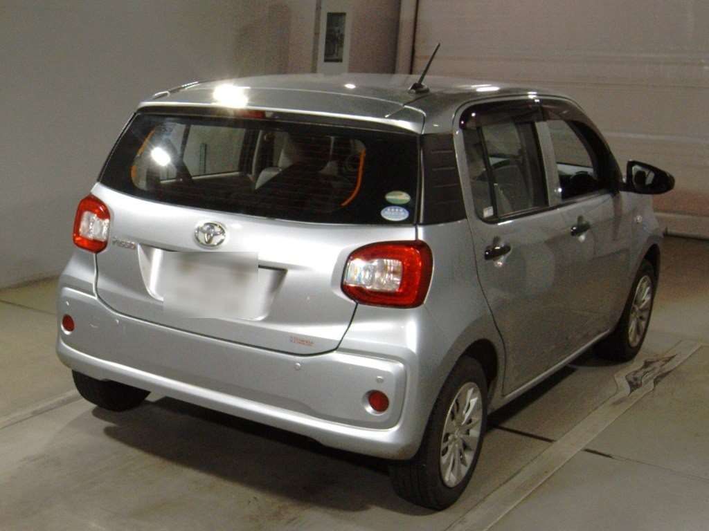 2020 Toyota Passo XS auction photo 2