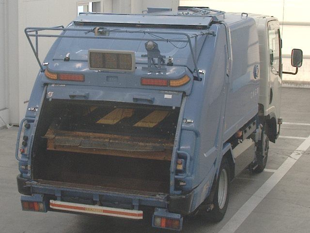 2012 Isuzu Elf 塵芥車 auction photo 2