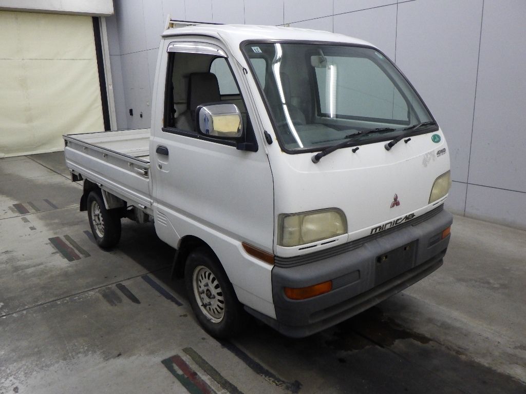 Japan Auction Vehicles 9 1998 Mitsubishi Minicab 4WD auction photo