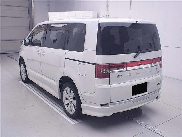 2015 Mitsubishi Delica D:5 4WD D Power Package auction photo 2