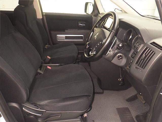 2015 Mitsubishi Delica D:5 4WD D Power Package auction photo 5
