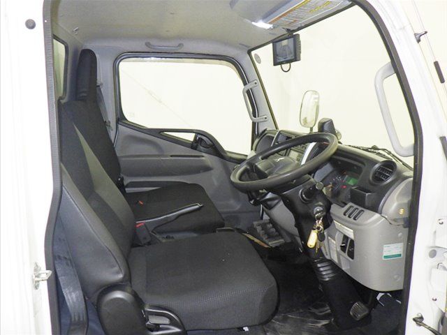 2018 Mitsubishi Fuso Canter Refrigerated and frozen trucks auction photo 6