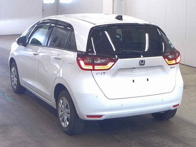 2020 Honda Fit EHEVホーム 4WD auction photo 2