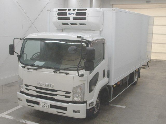 2017 Isuzu Forward Refrigerated and frozen trucks Japan auction vehicle