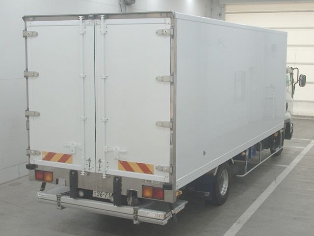 2017 Isuzu Forward Refrigerated and frozen trucks auction photo 2