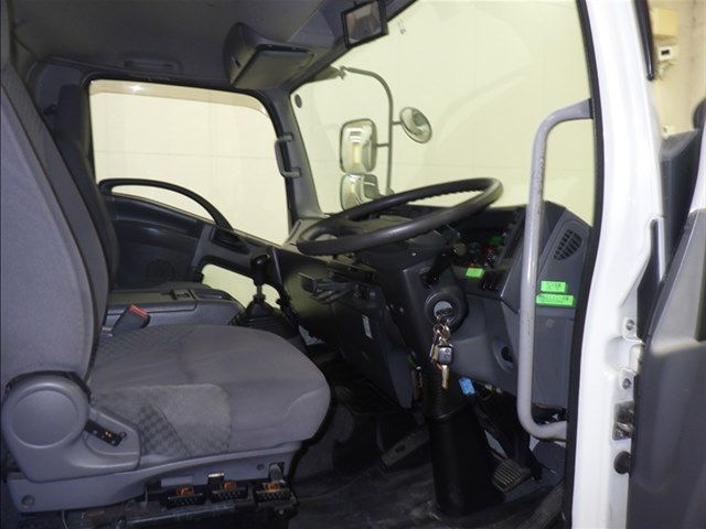 2017 Isuzu Forward Refrigerated and frozen trucks auction photo 6