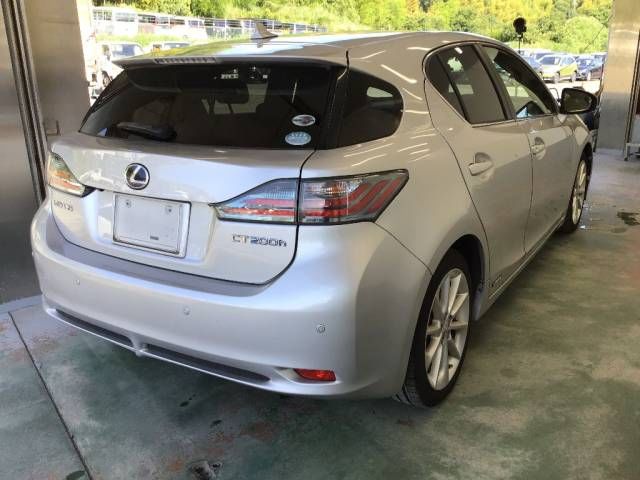 2011 Lexus CT CT200h バージョンL auction photo 4