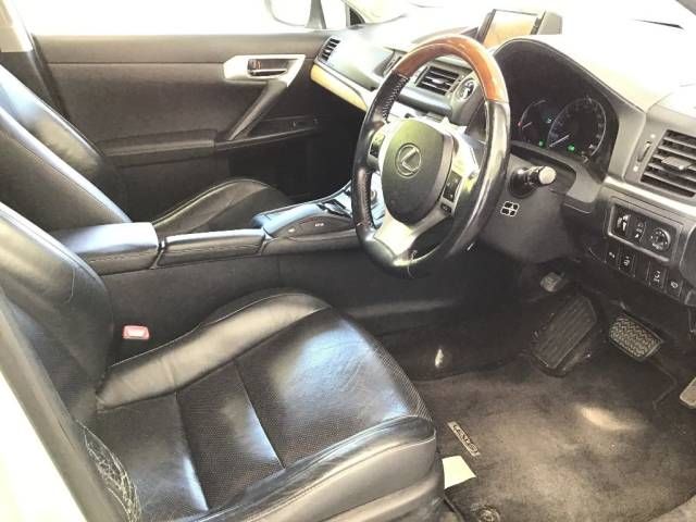 2011 Lexus CT CT200h バージョンL auction photo 5