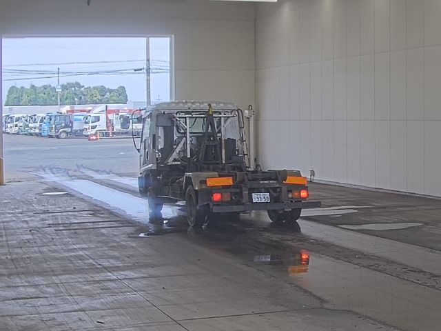 2005 Isuzu Forward コンテナセンヨウ auction photo 2