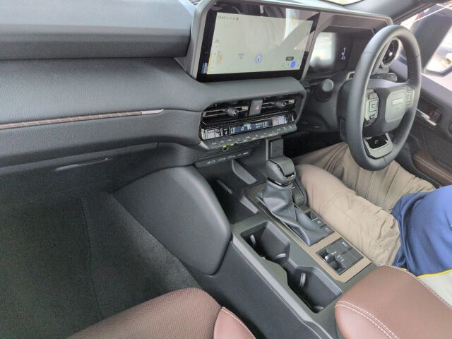 2024 Toyota Land Cruiser 250 VX First Edition 4WD auction photo 3