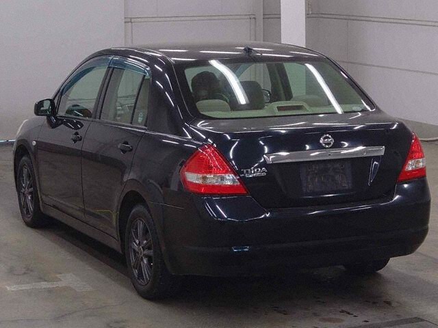 2010 Nissan ティーダラティオ 15M auction photo 2
