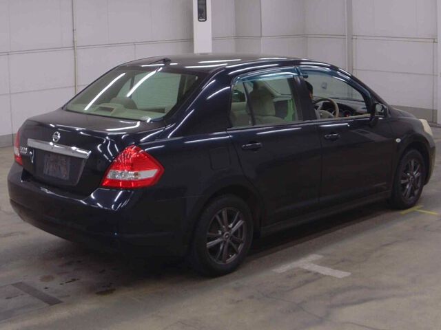 2010 Nissan ティーダラティオ 15M auction photo 5