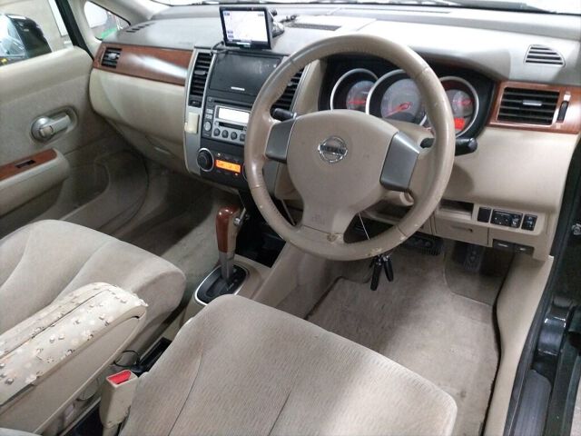 2010 Nissan ティーダラティオ 15M auction photo 3