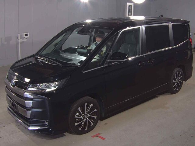 2023 Toyota Noah Hybrid S-Z auction photo 4