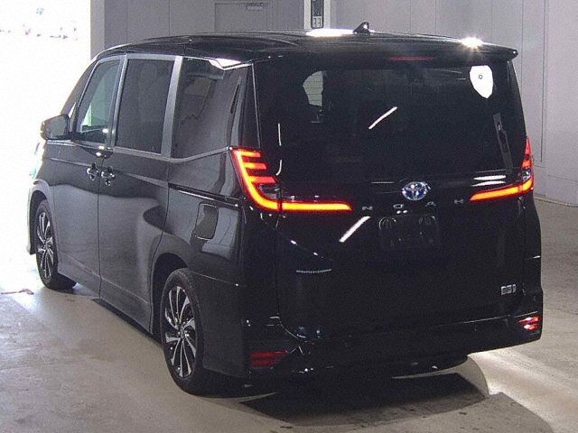 2023 Toyota Noah Hybrid S-Z auction photo 2