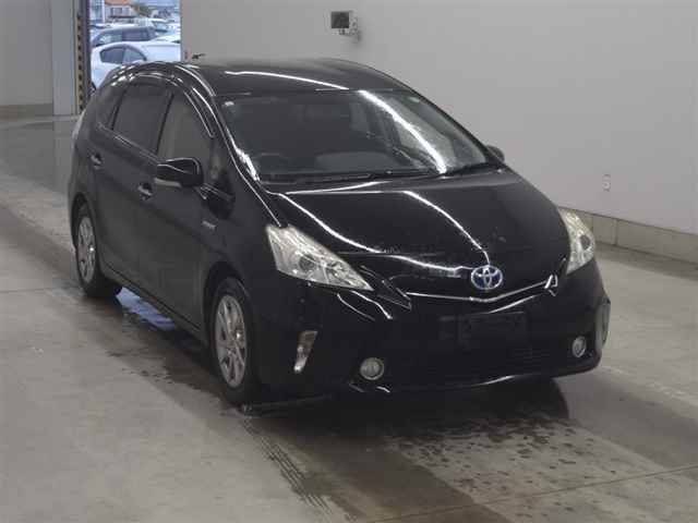 2015 Toyota Prius Alpha S-Tune Black Japan auction vehicle