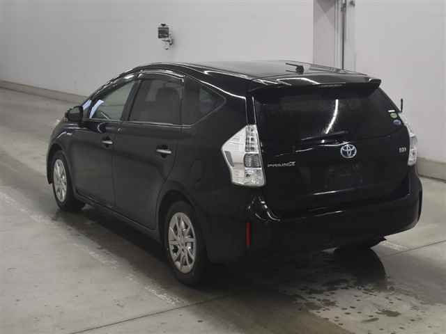 2015 Toyota Prius Alpha S-Tune Black auction photo 2