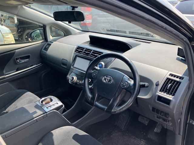 2015 Toyota Prius Alpha S-Tune Black auction photo 3