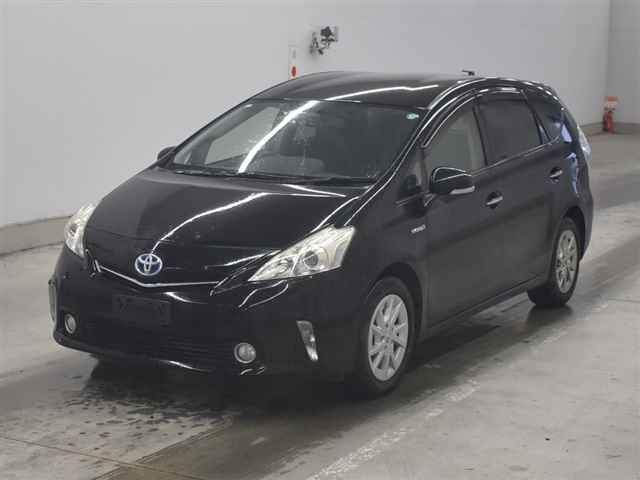 2015 Toyota Prius Alpha S-Tune Black auction photo 4