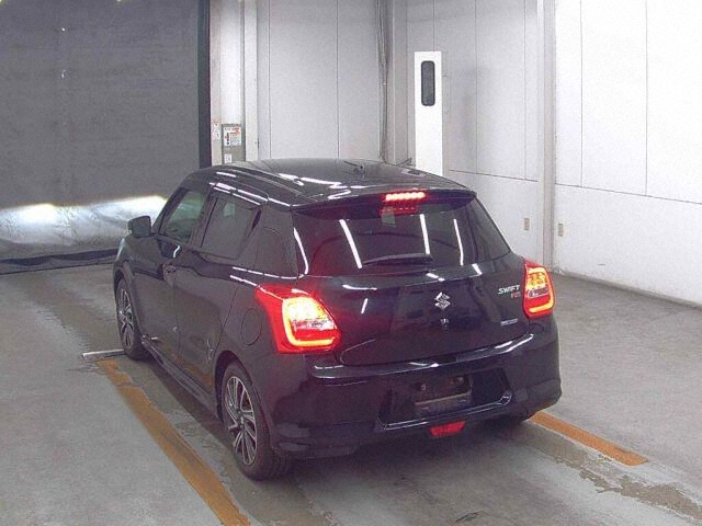 2022 Suzuki Swift ハイブリッドRS auction photo 2