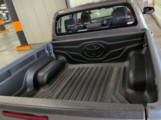 2023 Toyota Hilux Z 4WD auction photo 3