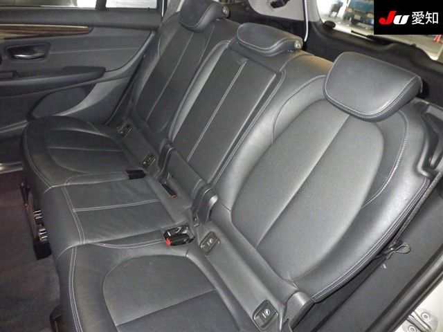 2015 BMW 2シリーズ Gツアラー 220i ラグジュアリー auction photo 4