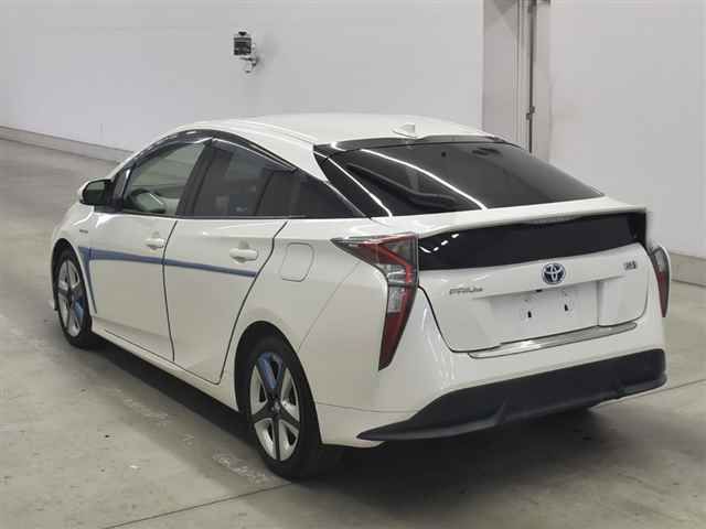 2017 Toyota Prius Sツーリングセレクション auction photo 2