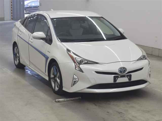 Japan Auction Vehicles 10 2017 Toyota Prius Sツーリングセレクション auction photo