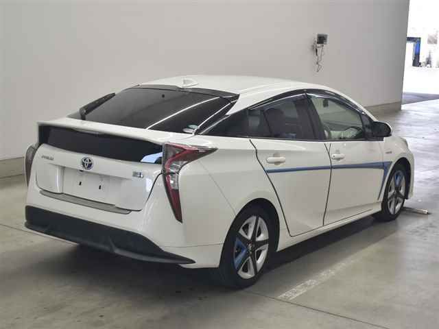2017 Toyota Prius Sツーリングセレクション auction photo 5